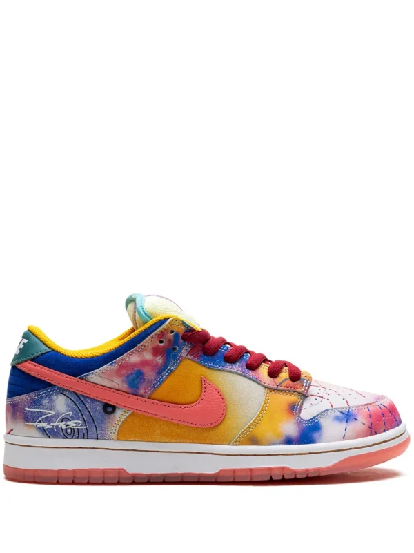 tenis Dunk Low SB Friends & Family - Futura Laboratories - Sunblush
